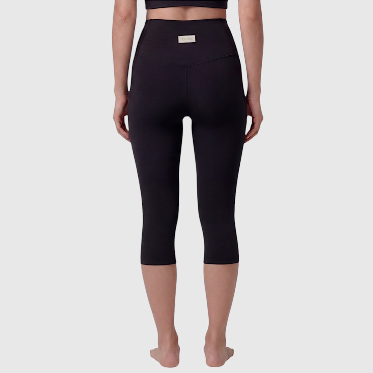 The Air High-Rise Capri Leggings