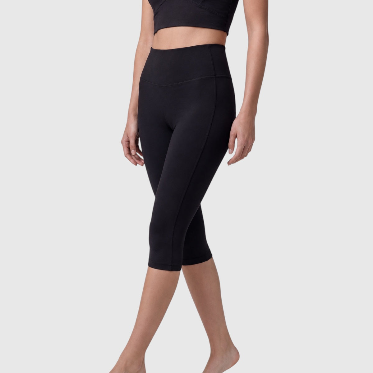 The Air High-Rise Capri Leggings